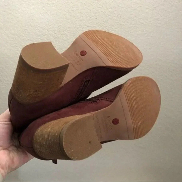 Blondo Waterproof Nova Burgundy Red Heeled Booties 7.5 - Picture 4 of 6